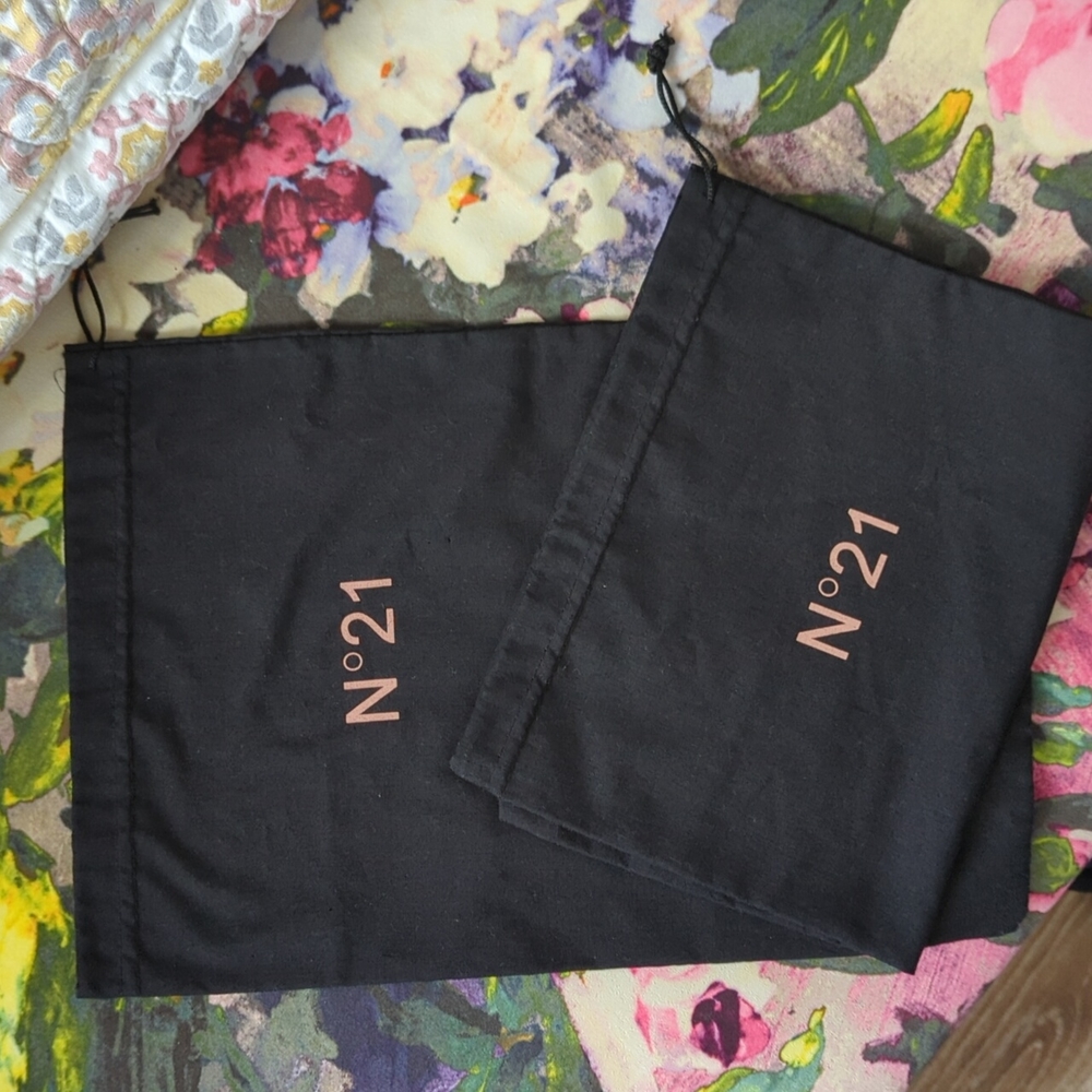 #21 dust bags  2 peace